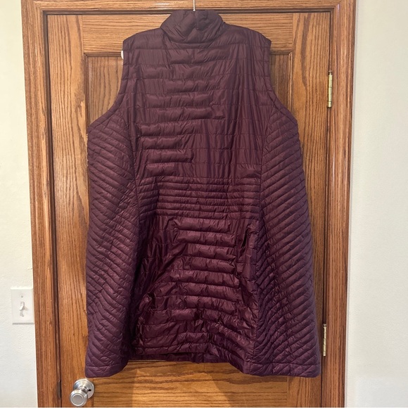 Duluth Trading Co Purple Quilted Vest - Picture 6 of 9